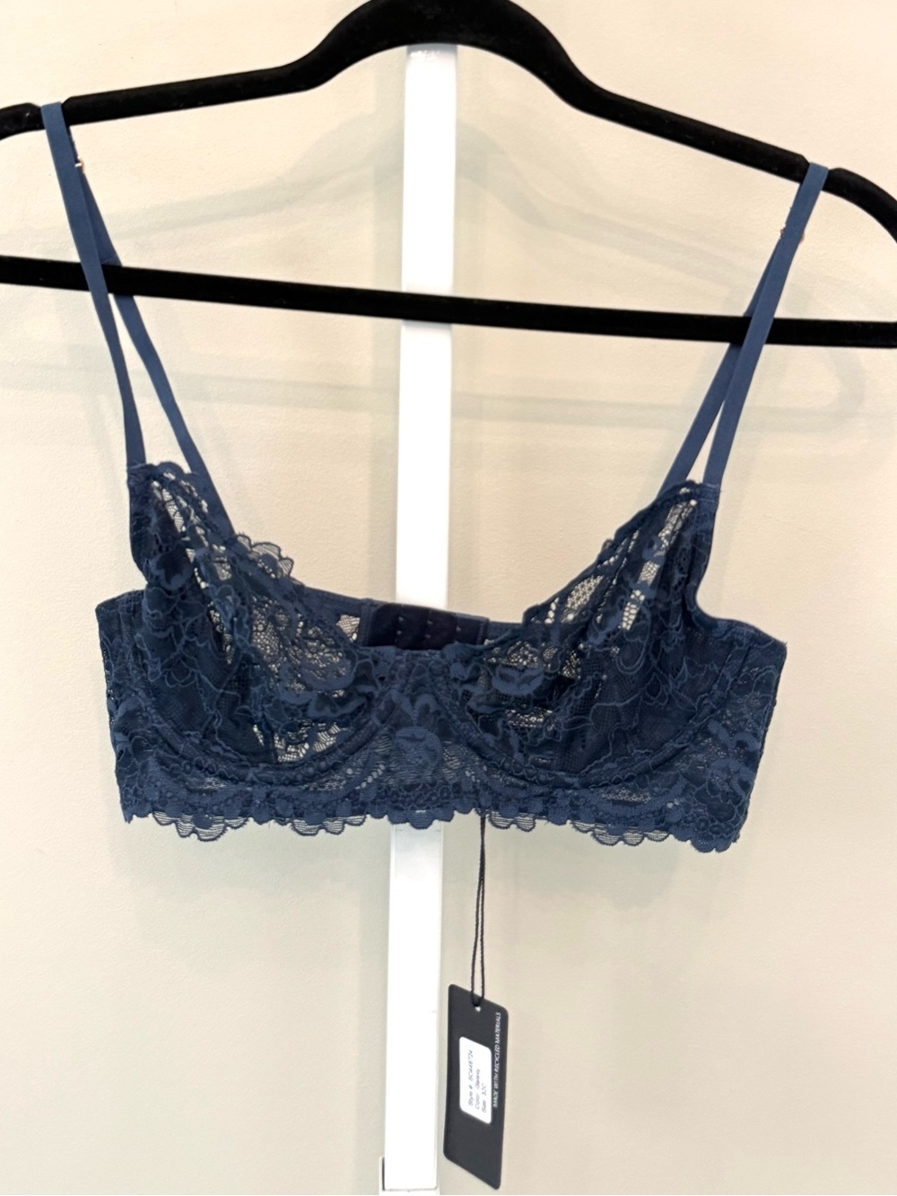 Samantha Chang New York Lace Underwire Bra Navy Blue 32C NWT